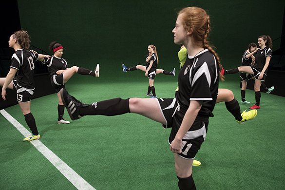 The cast of THE WOLVES. Photo by Julieta Cervantes.